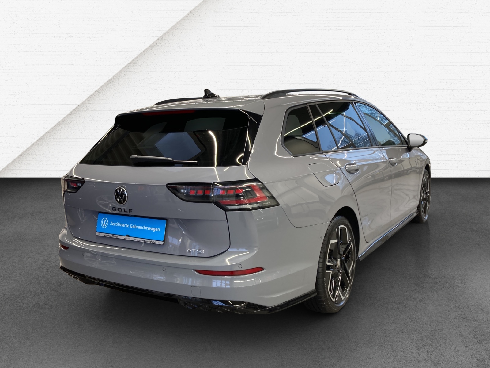 Golf 8 Variant eTSI DSG R-Line Black Style IQ-Light HeadUp AHK