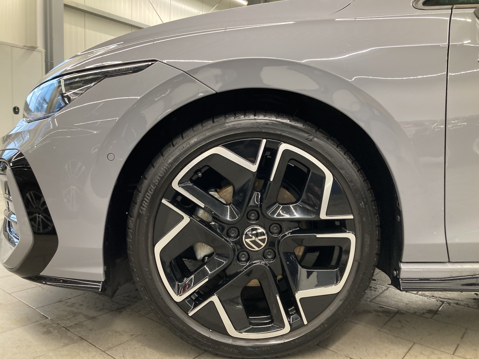 Golf 8 Variant eTSI DSG R-Line Black Style IQ-Light HeadUp AHK