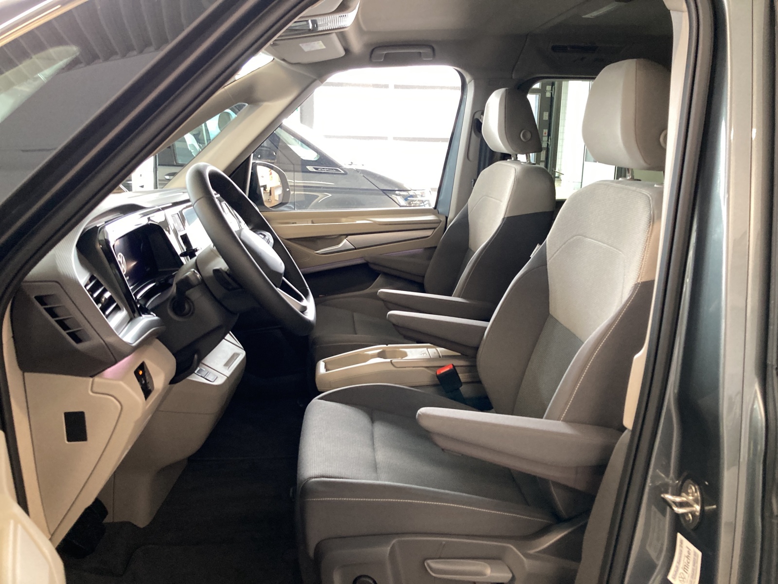 T7 Multivan Edition 2.0 TSI DSG IQ Light AHK Kamera Dynamik Fahrwerk Harman Kardon