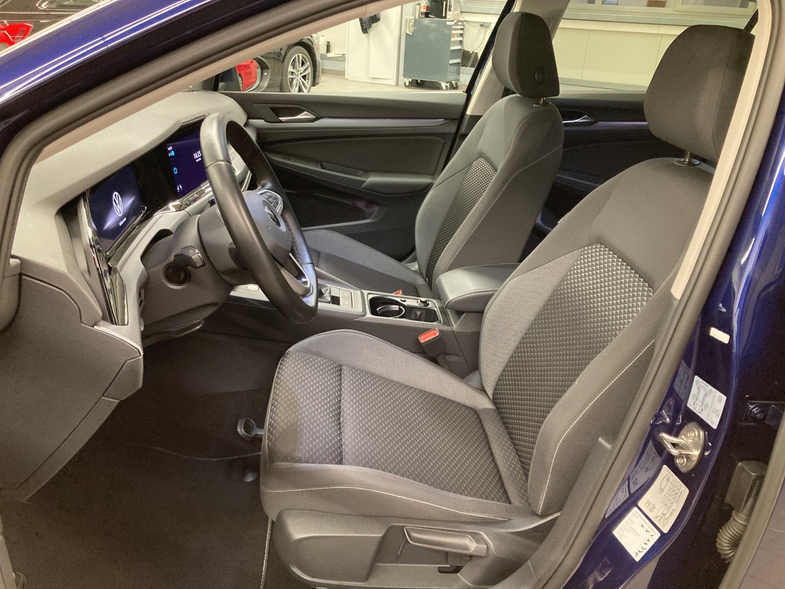 Golf 8 TSI Active Standheiz. HeadUp