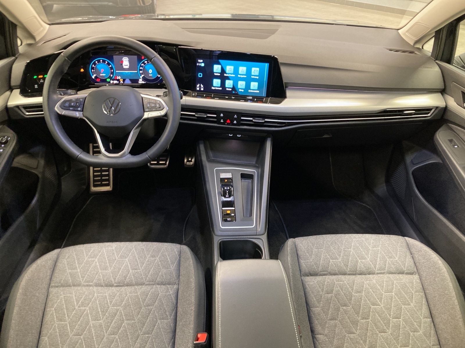 Golf 8 Variant eTSI DSG Move LED ACC Rückkamera