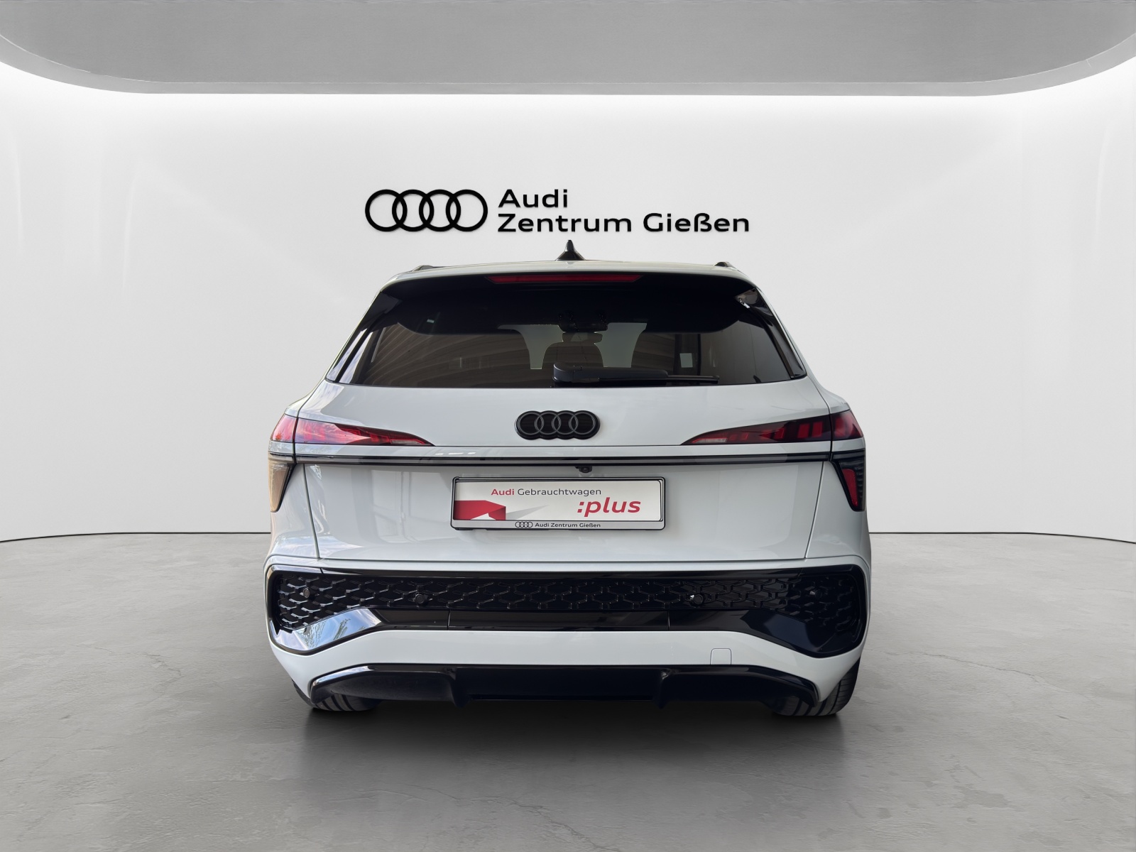 Q3 TFSI S-tronic S line Black HuD SONOS Kamera Navi