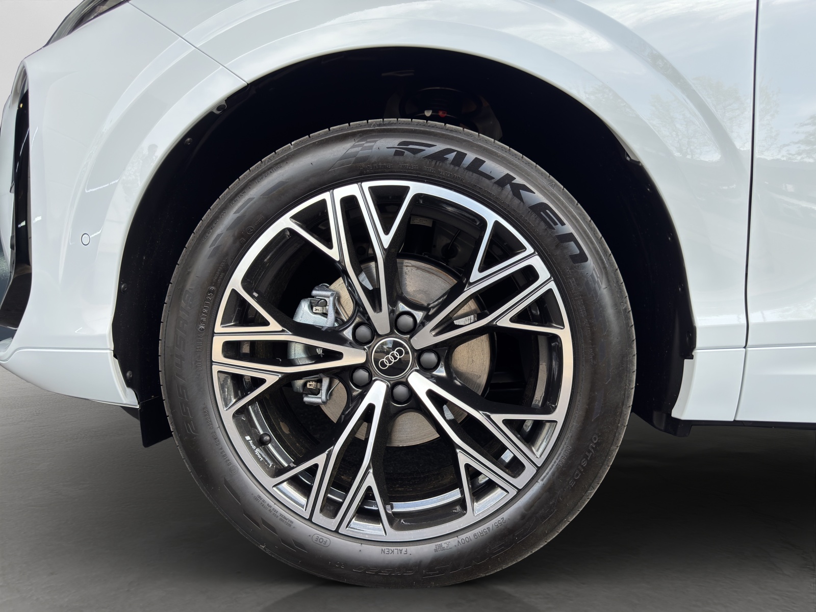 Q3 TFSI S-tronic S line Black HuD SONOS Kamera Navi