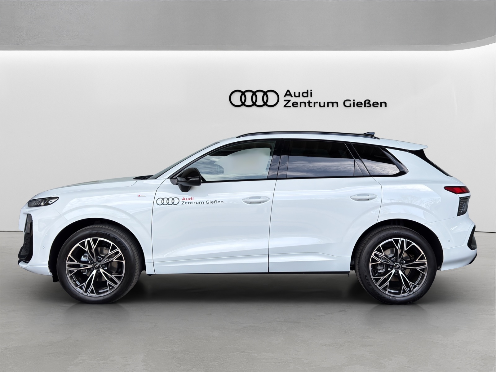 Q3 TFSI S-tronic S line Black HuD SONOS Kamera Navi