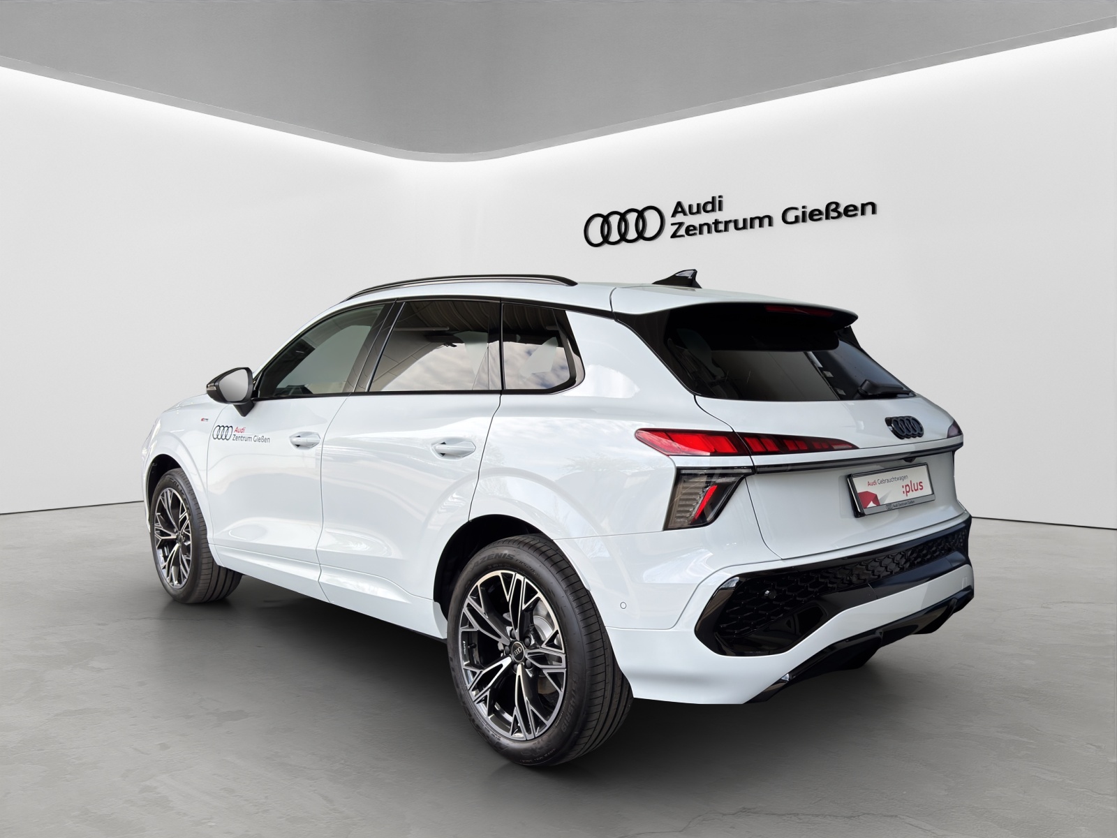 Q3 TFSI S-tronic S line Black HuD SONOS Kamera Navi