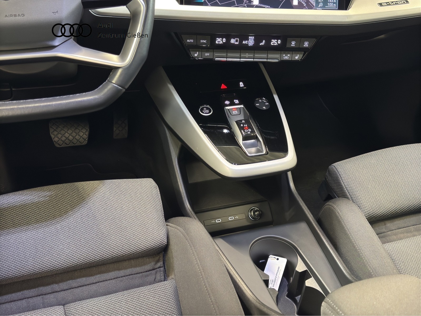 Q4 40 e-tron basis Assistenzpaket Navi LED