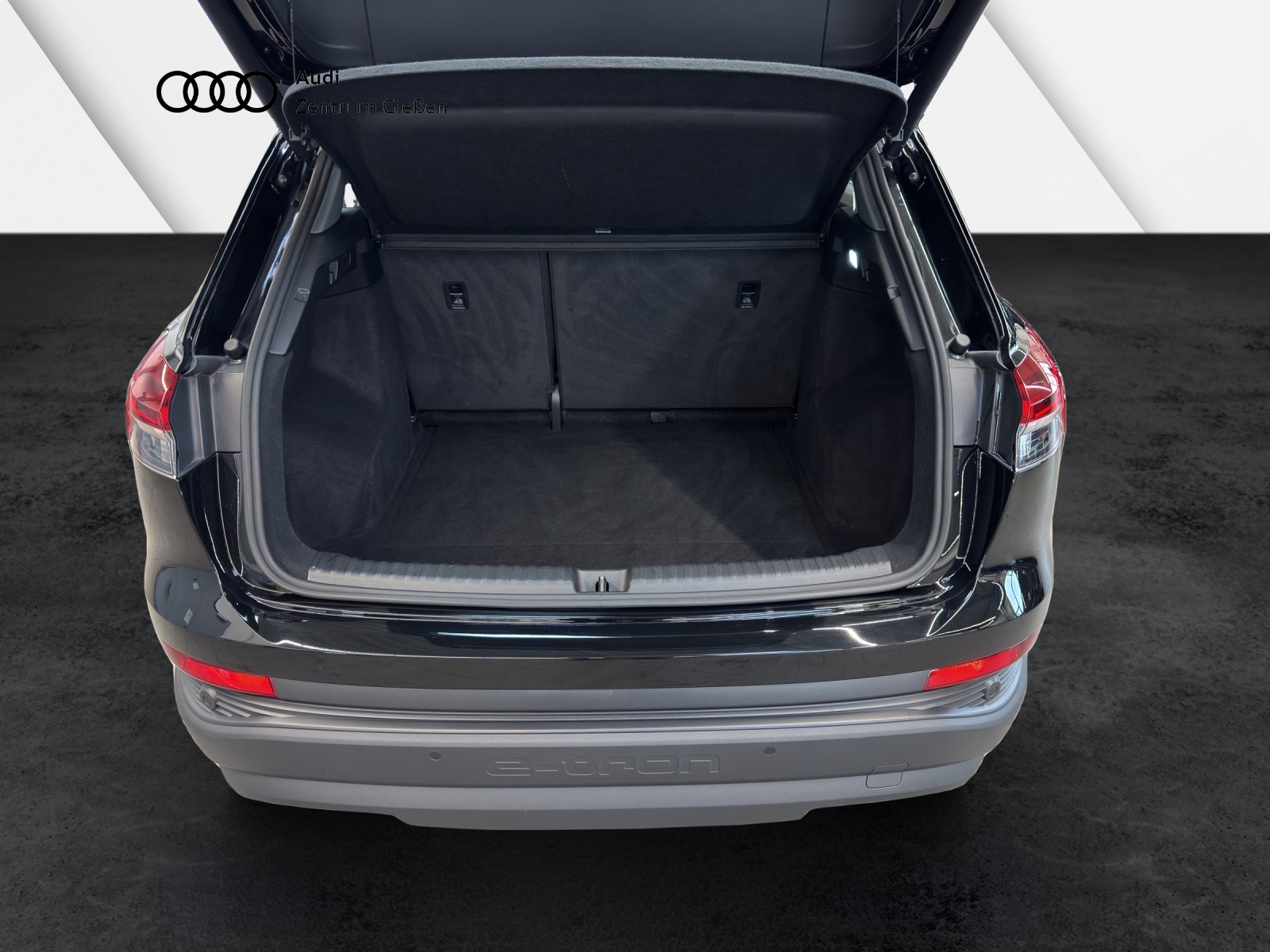 Q4 40 e-tron basis Assistenzpaket Navi LED