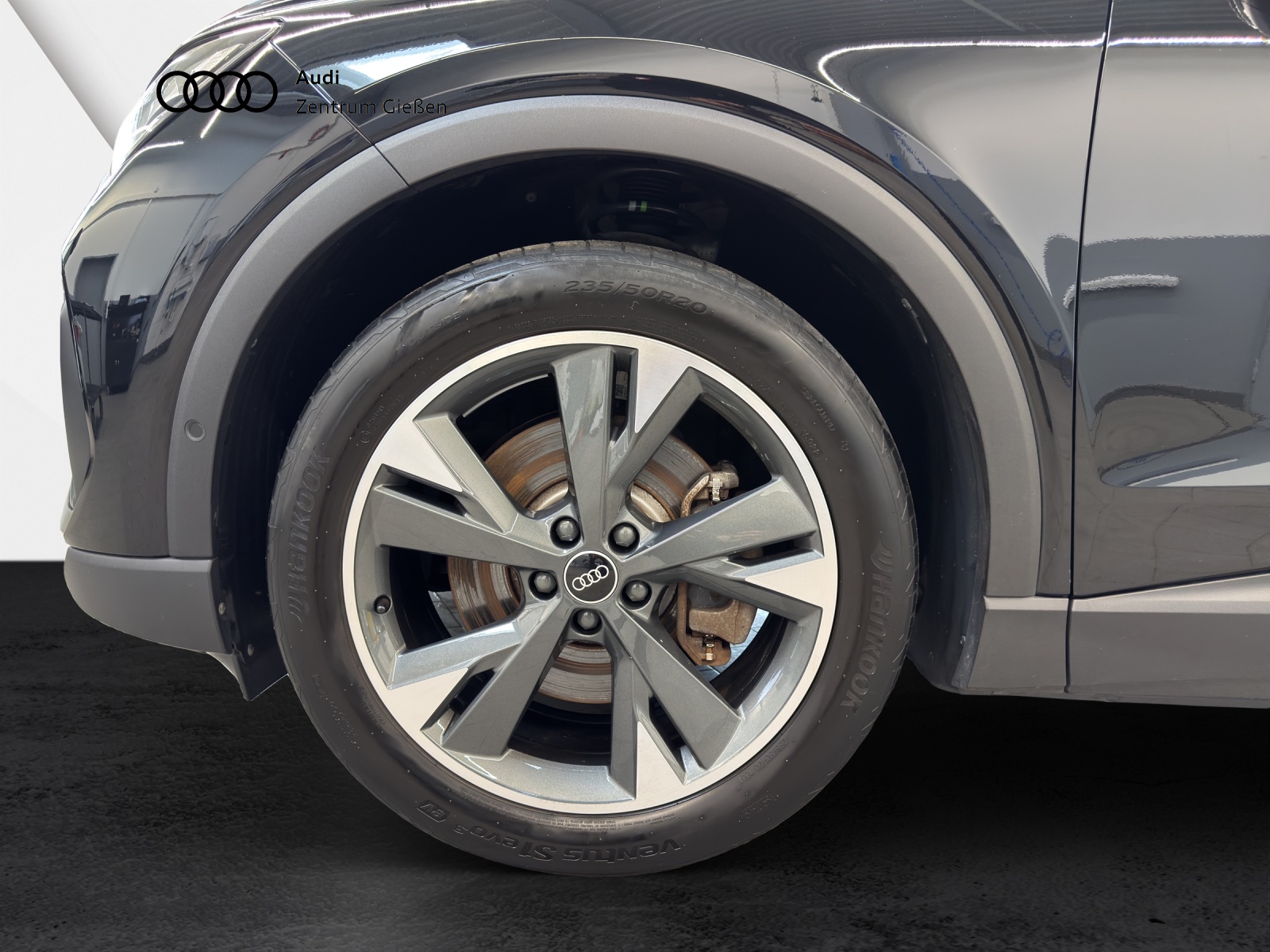 Q4 40 e-tron basis Assistenzpaket Navi LED