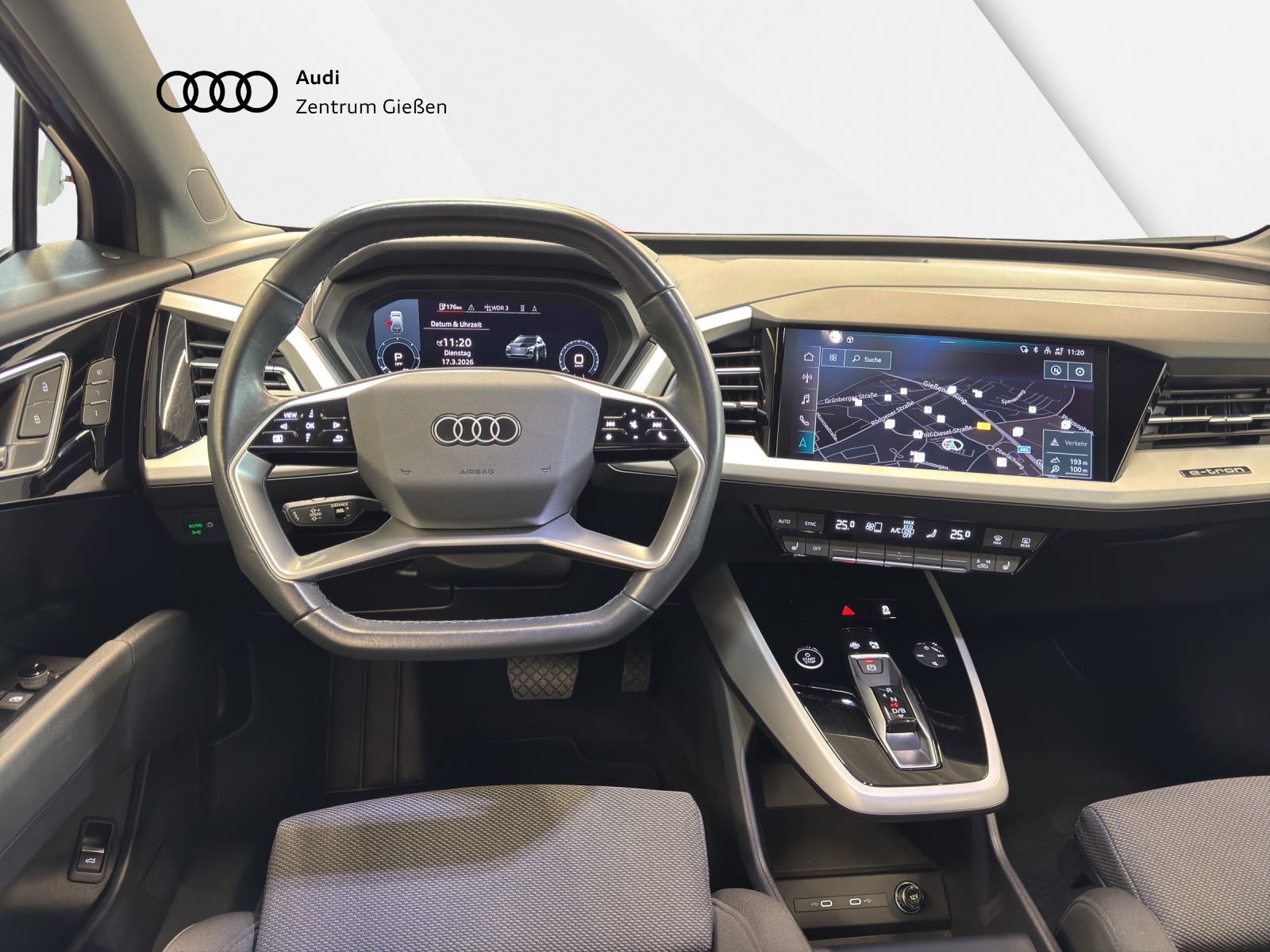 Q4 40 e-tron basis Assistenzpaket Navi LED