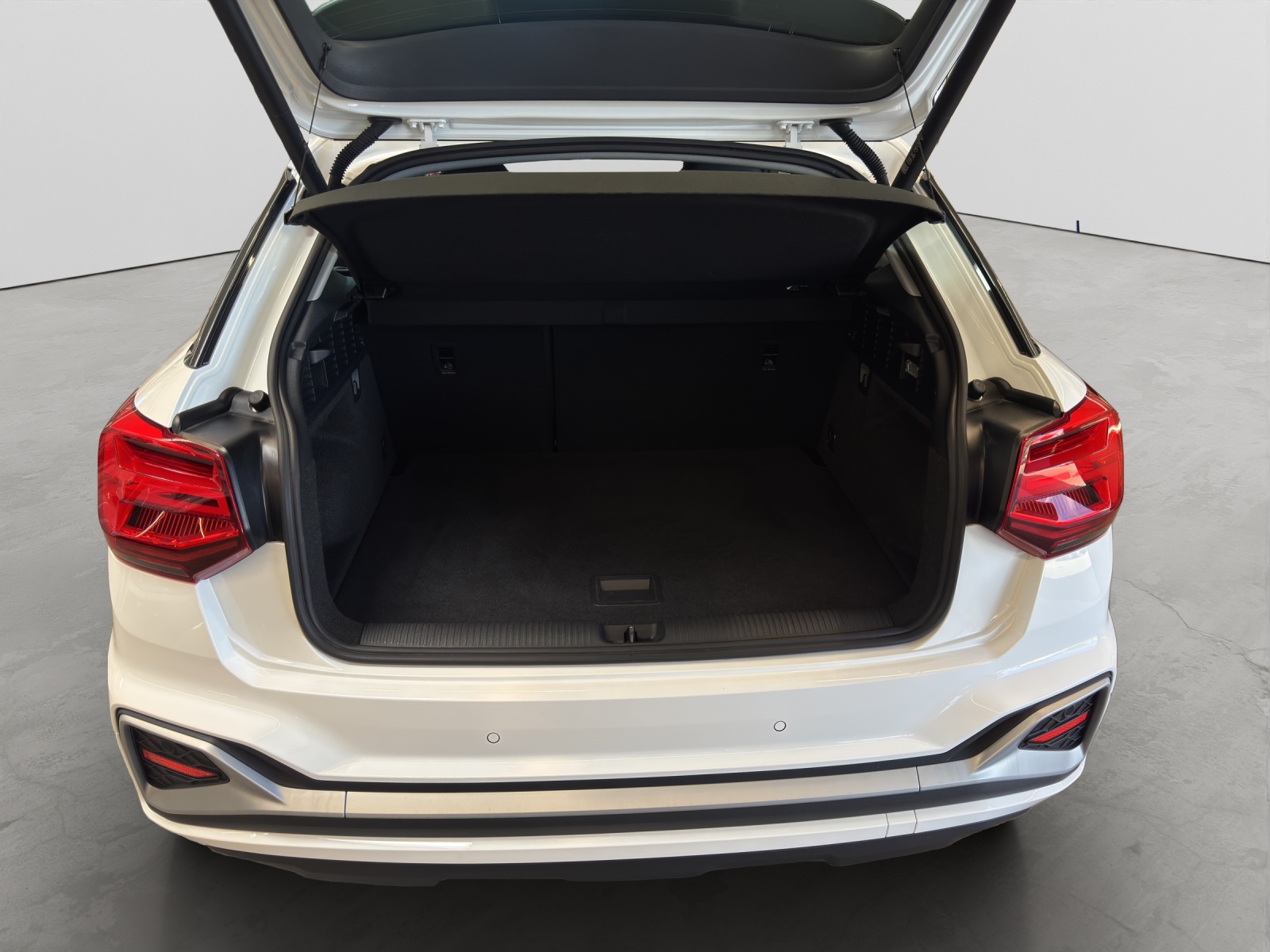 Q2 35 TFSI S-tronic S line AHK Pano Matrix SONOS