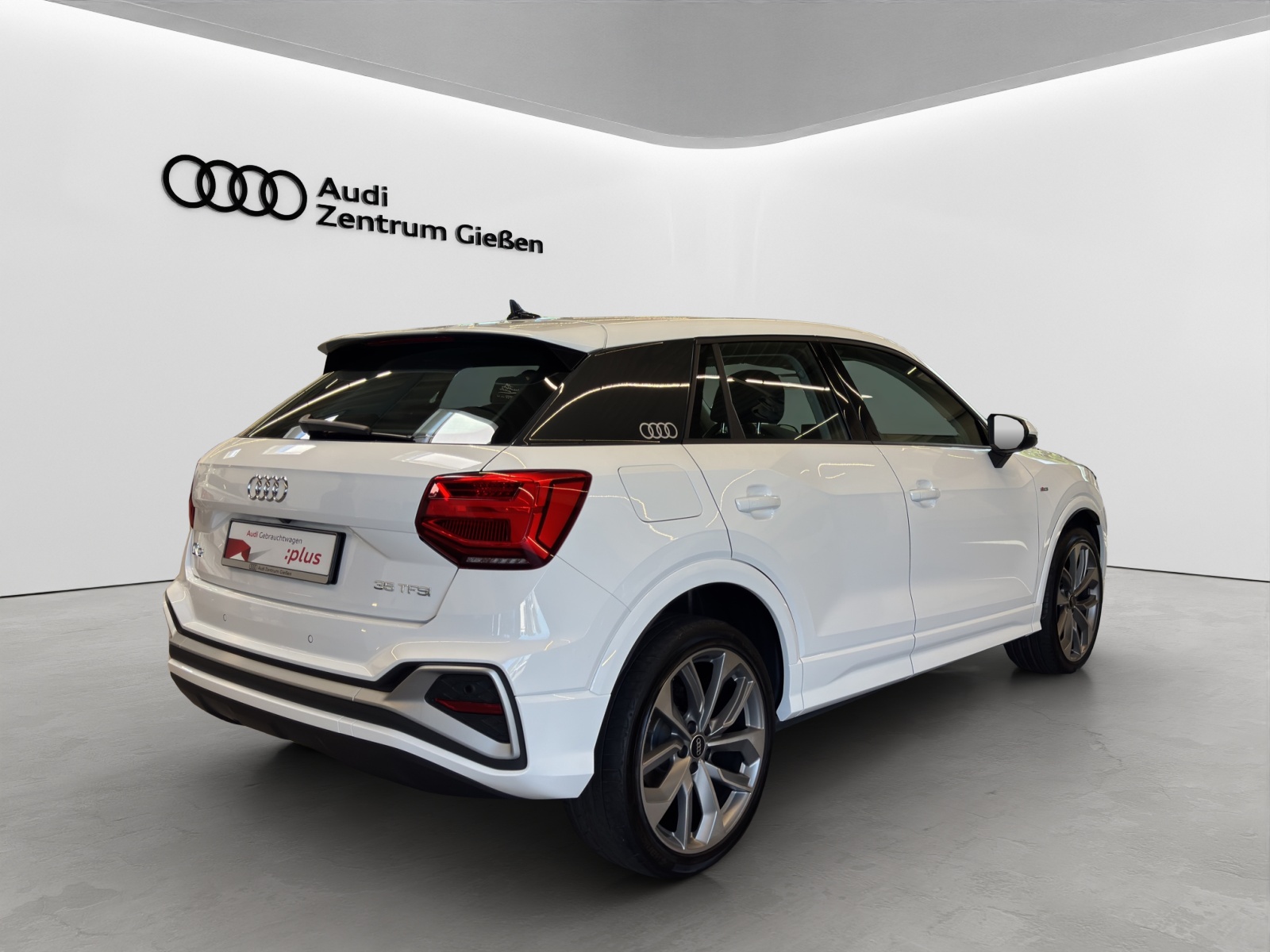 Q2 35 TFSI S-tronic S line AHK Pano Matrix SONOS