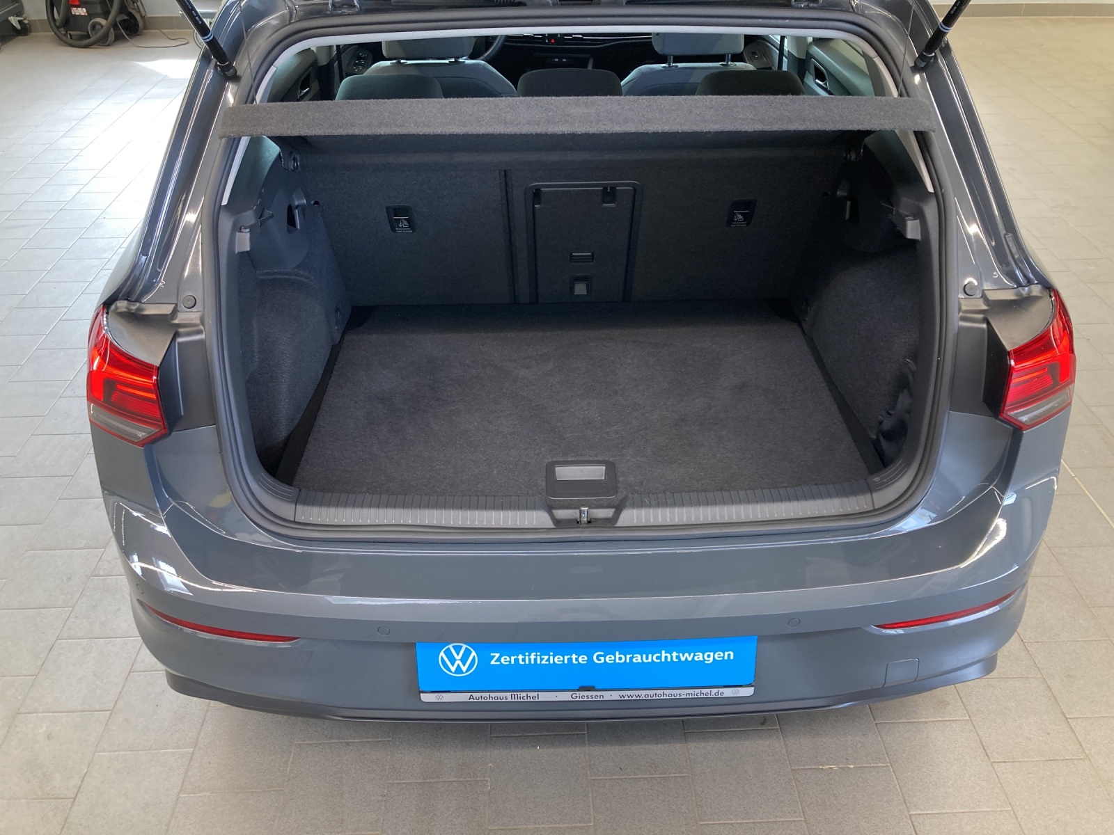 Golf VIII 1.5 eTSI DSG Life LED-Plus TravelAssist Navi ErgoActive