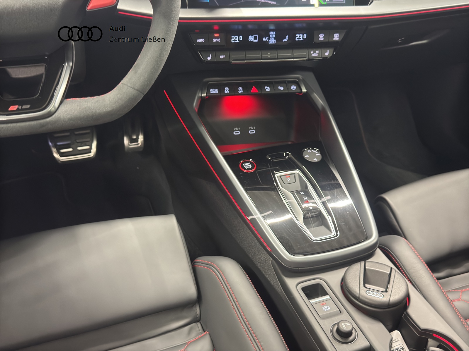 RS 3 Limousine 2.5 TFSI quattro Black HuD Pano RS-Sportabgasanlage 280km/h SONOS