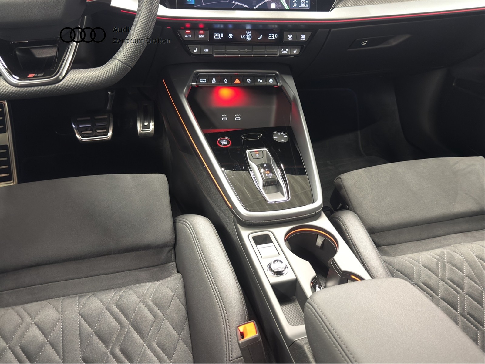 RS 3 Sportback 2.5 TFSI quattro Black Assistenzpakete