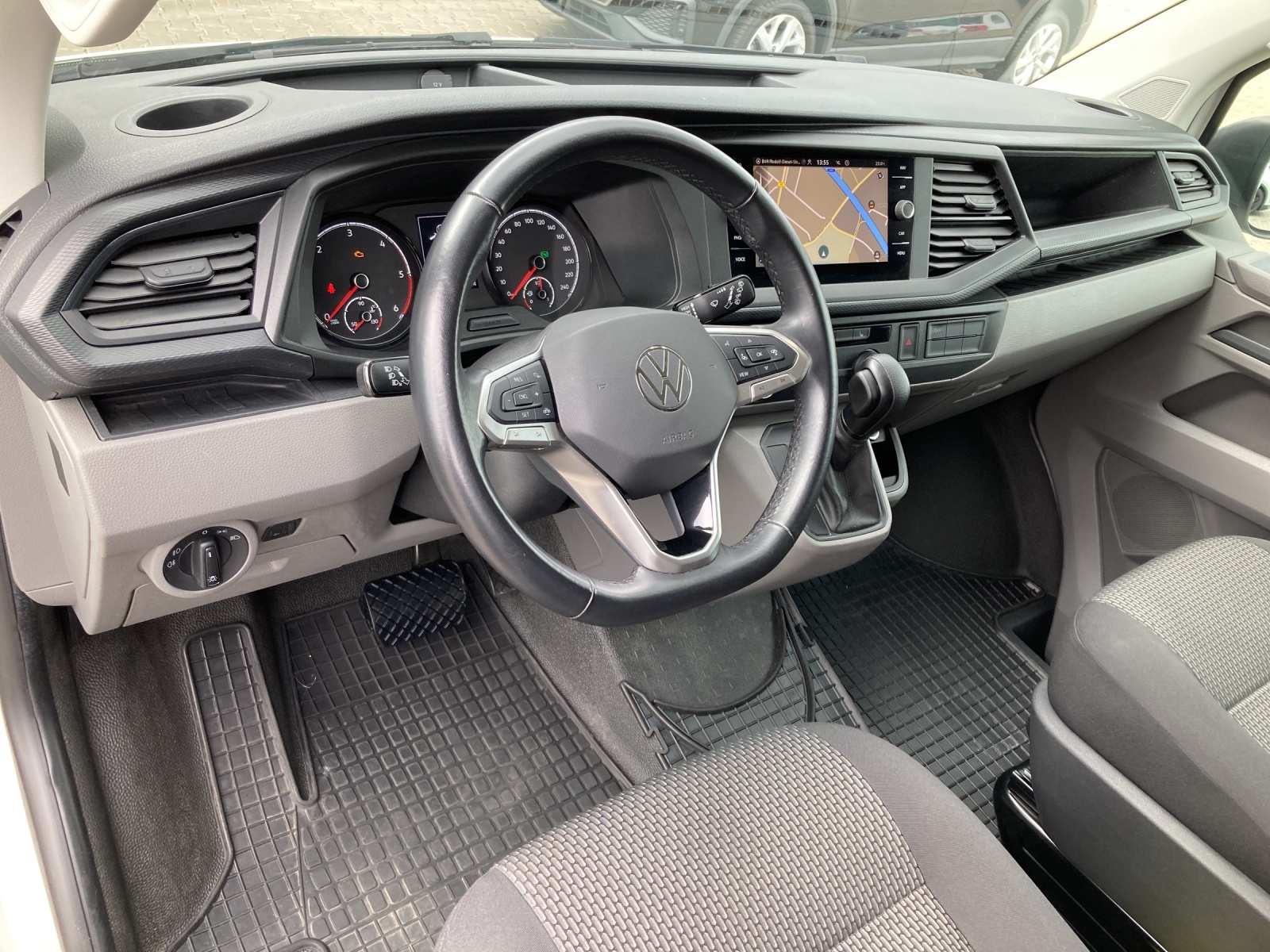 T6 Transporter 6.1 Kasten 2,0 TDI DSG Navi PDC Klima GRA