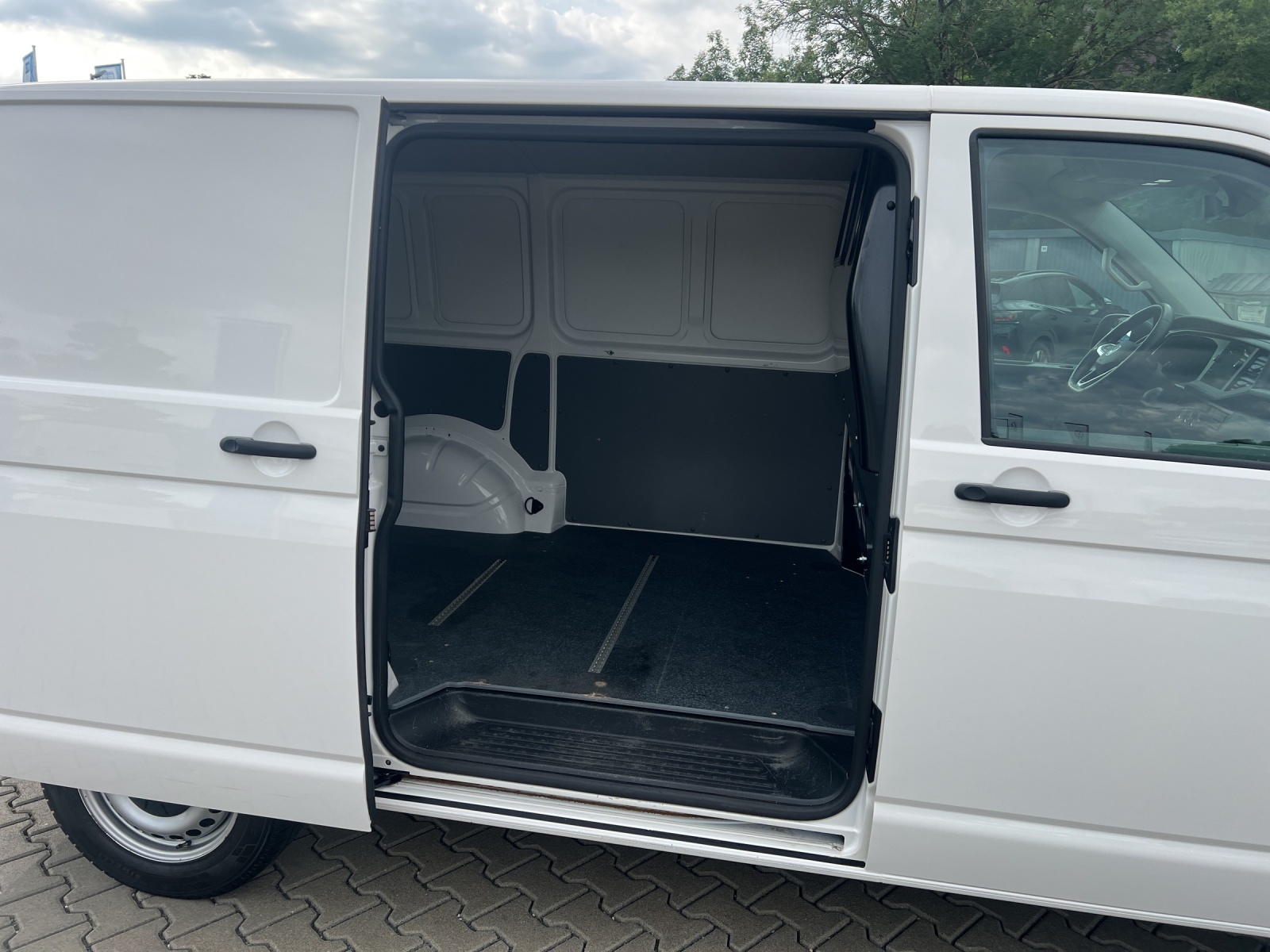 T6 Kasten 6.1 2.0 TDI DSG Navi PDC Klima GRA