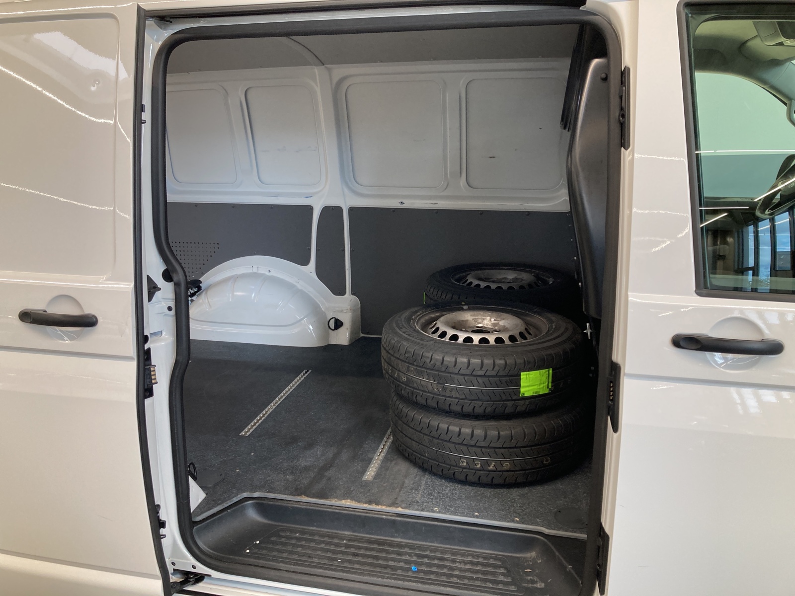 T6 Kasten 6.1 2.0 TDI DSG Navi PDC Klima GRA