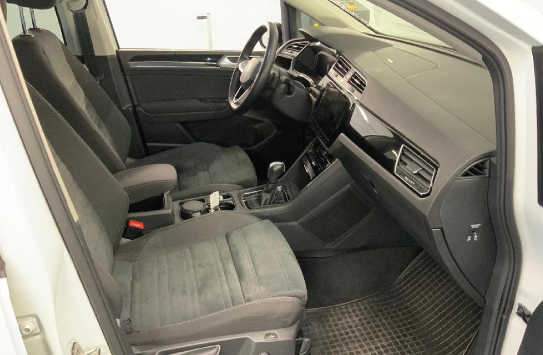 Touran TDI DSG Highline Black Style Pano AHK Standh.