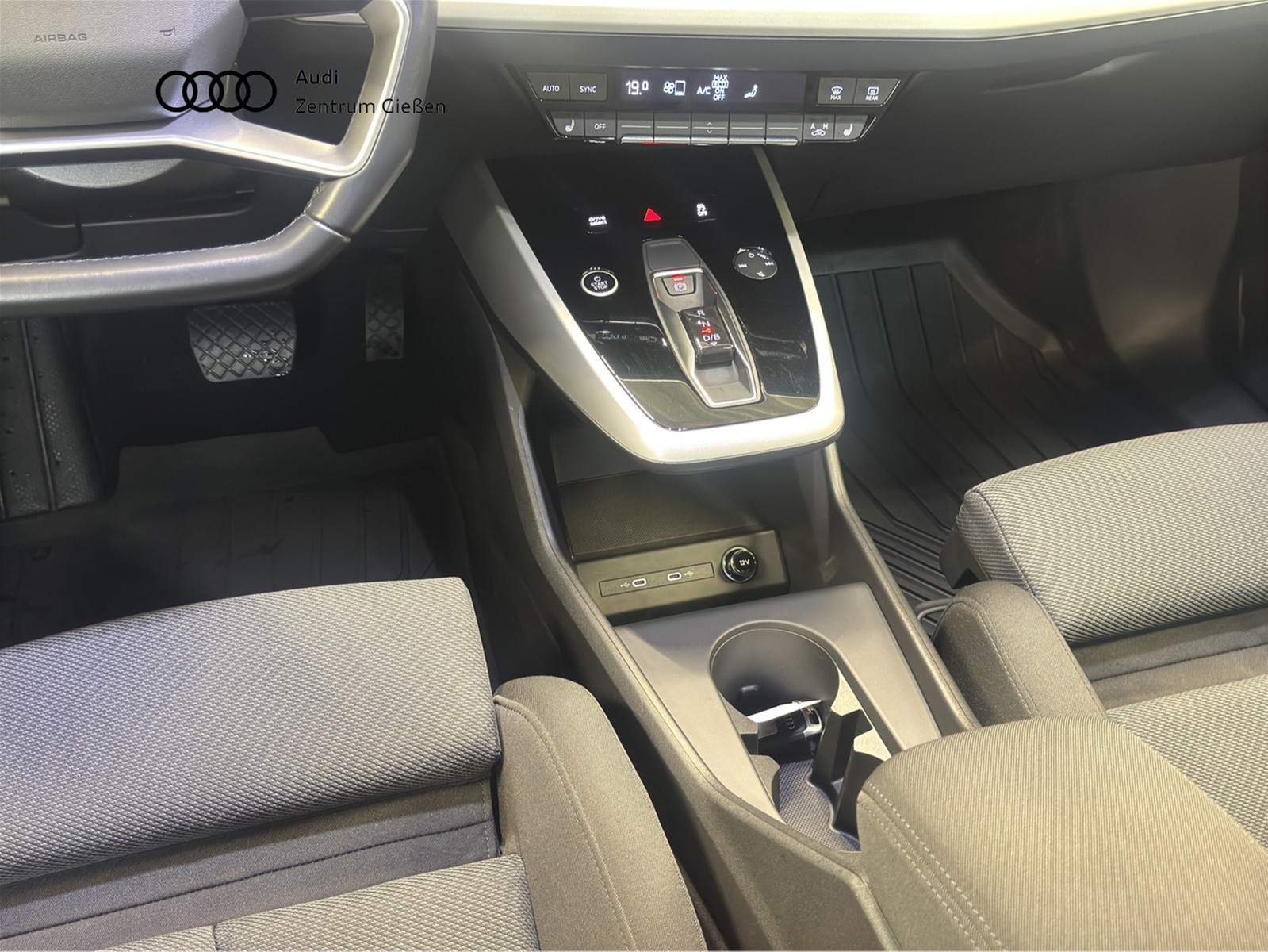 Q4 e-tron Sportback 35 advanced black SONOS Einparkhilfe