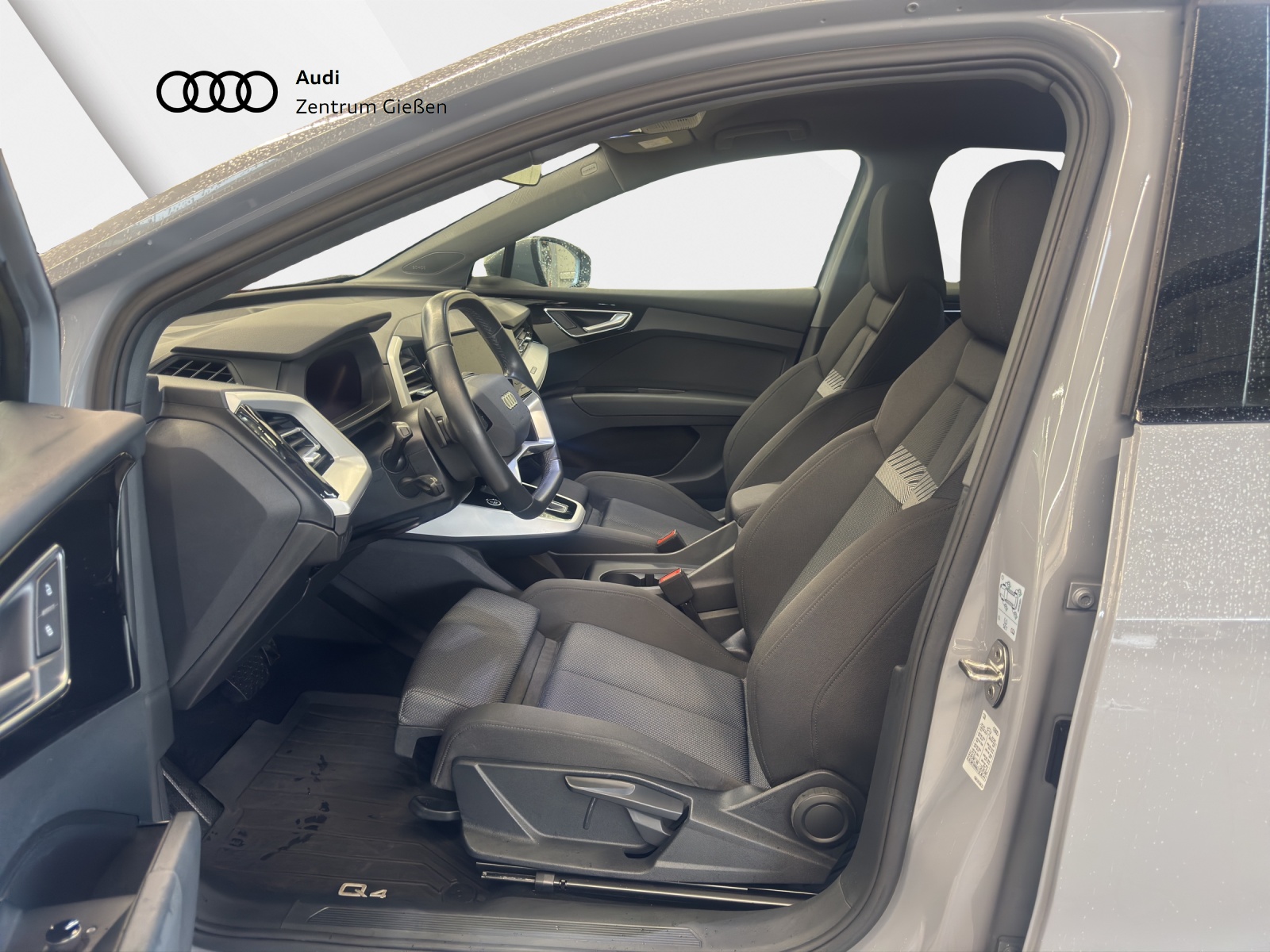 Q4 e-tron Sportback 35 advanced black SONOS Einparkhilfe