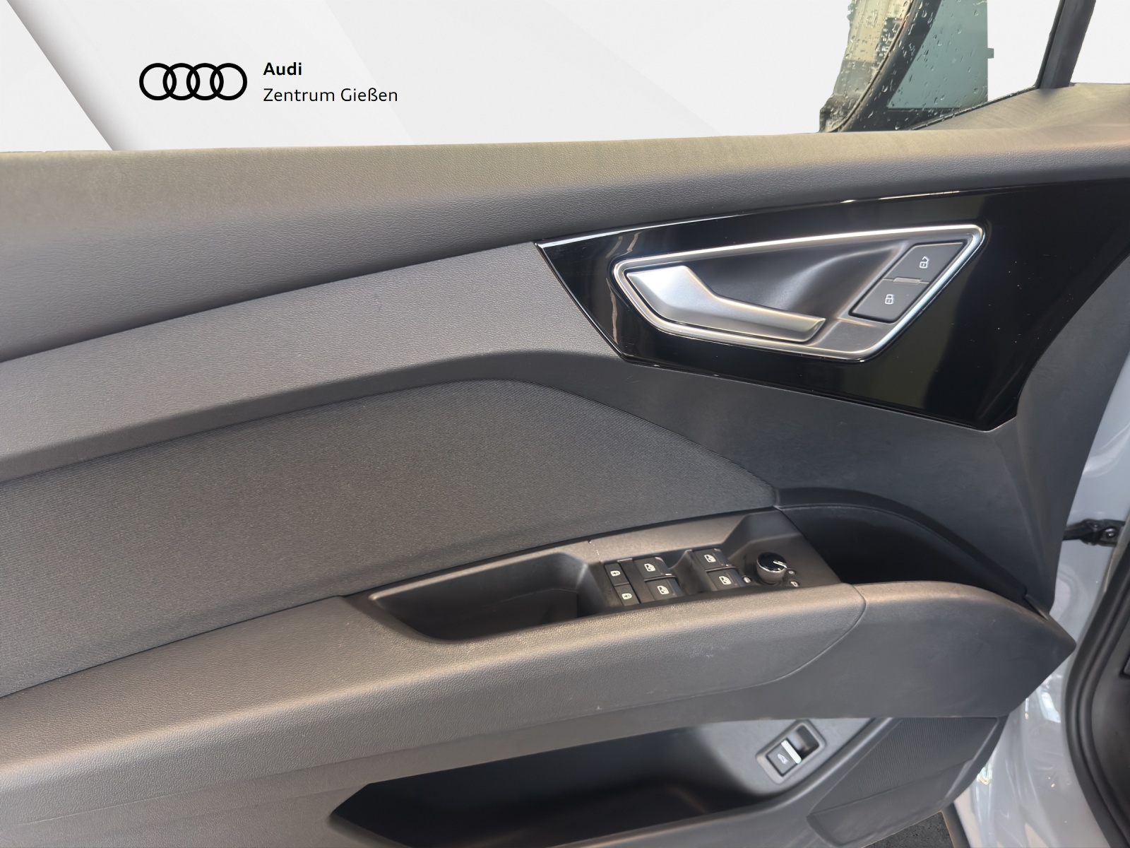 Q4 e-tron Sportback 35 advanced black SONOS Einparkhilfe