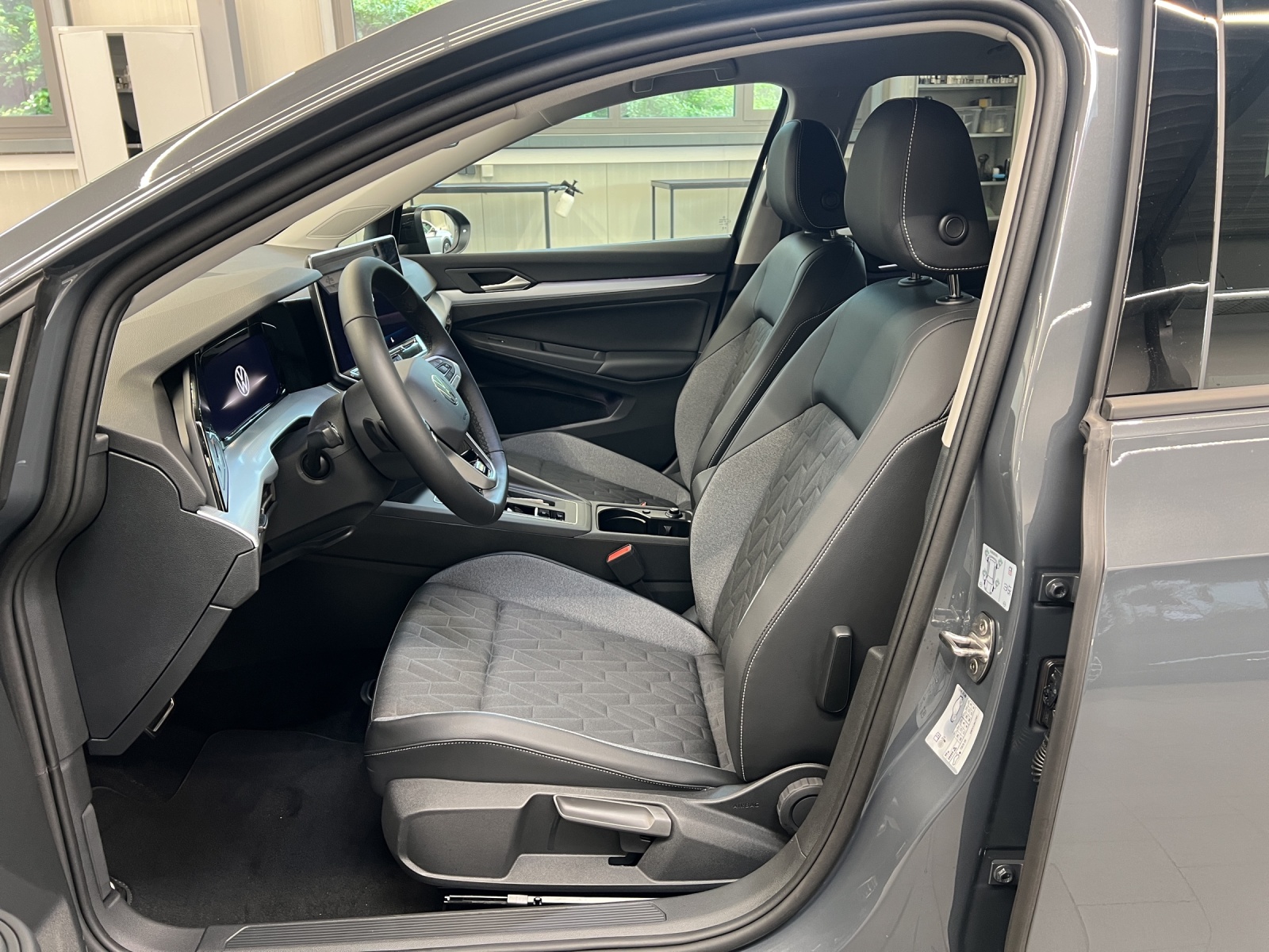 Golf VIII Variant 1.5 eTSI DSG Goal LED Navi TravelAssist Rückkamera