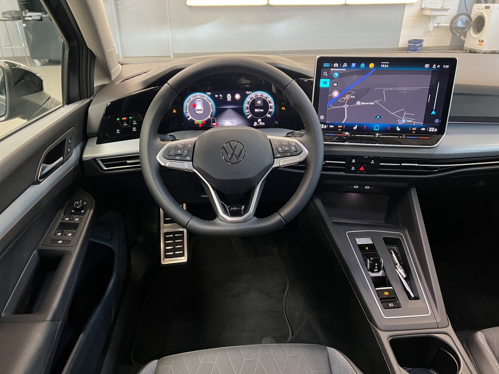Golf VIII Variant 1.5 eTSI DSG Goal LED Navi TravelAssist Rückkamera