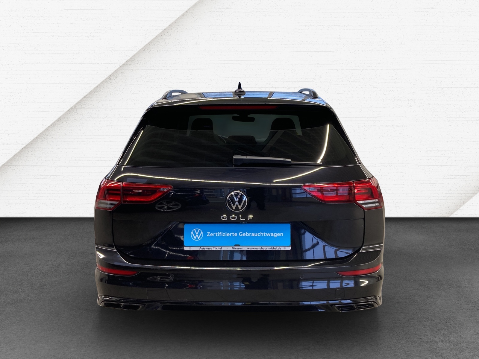 Golf 8 Variant TSI DSG R-Line Black Style Pano AHK Kamera