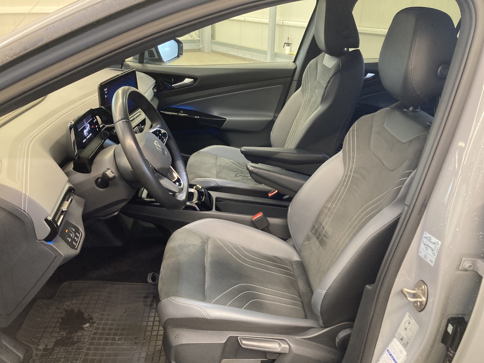 ID.4 Pro Performance 150 kW/77kWh Wärmepumpe IQ-Light Navi