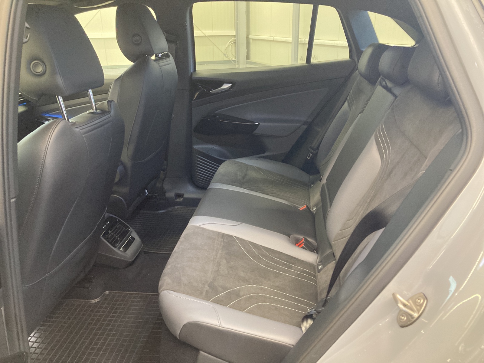 ID.4 Pro Performance 150 kW/77kWh Wärmepumpe IQ-Light Navi