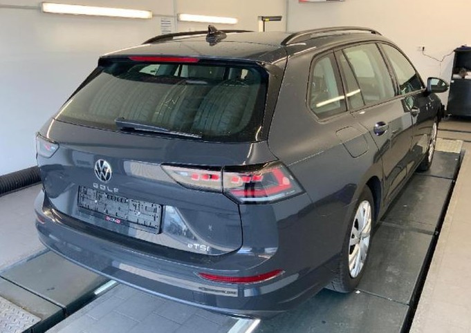 Golf 8 Variant eTSI DSG Life IQ-Light HeadUp Ergo Navi Kamera