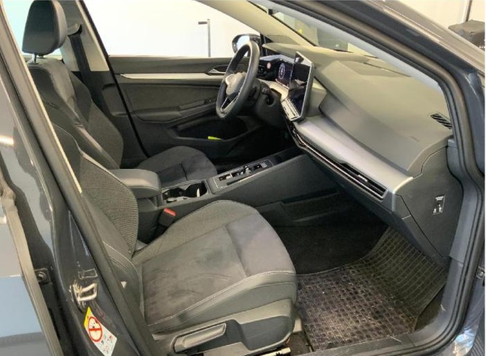 Golf 8 Variant eTSI DSG Life IQ-Light HeadUp Ergo Navi Kamera