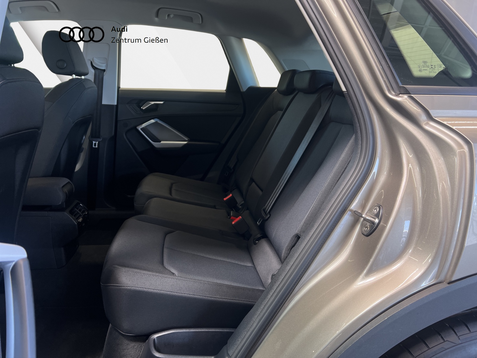 Q3 35 TDI quattro AHK MMI Navi Plus Einparkhilfe plus