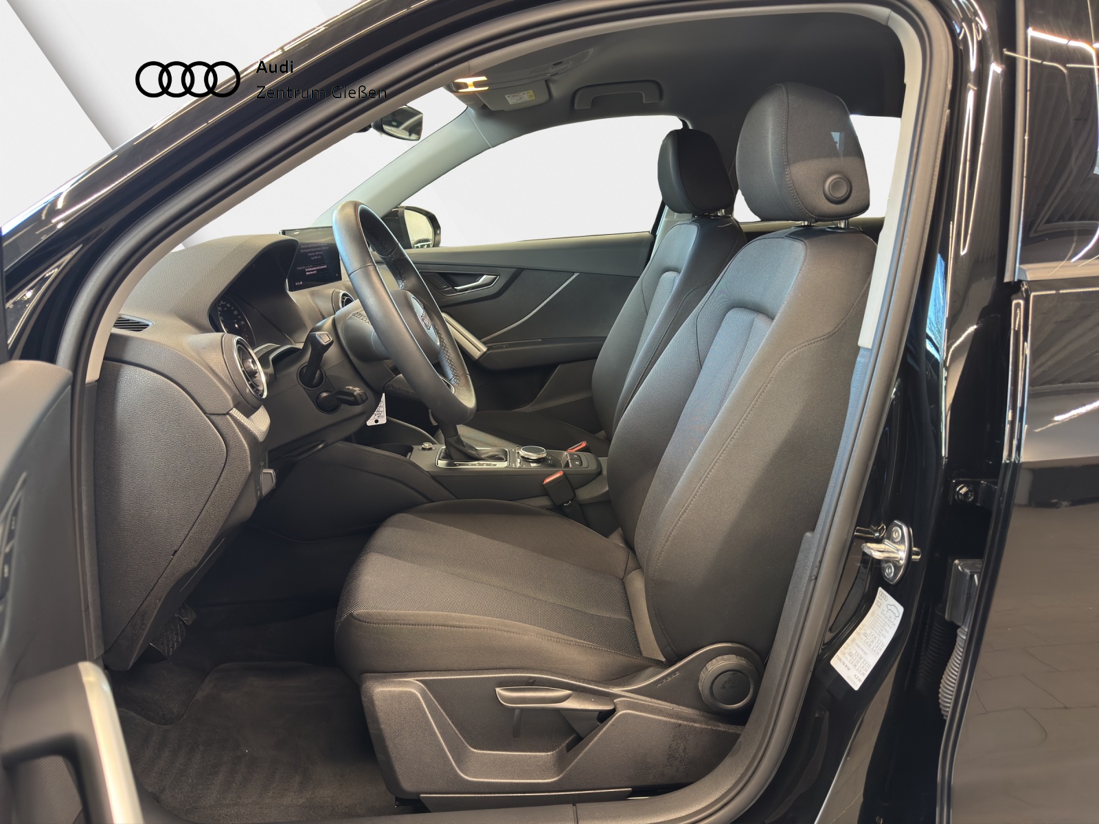 Q2 35 TFSI S-tronic advanced black LED Navi Assistenzpaket