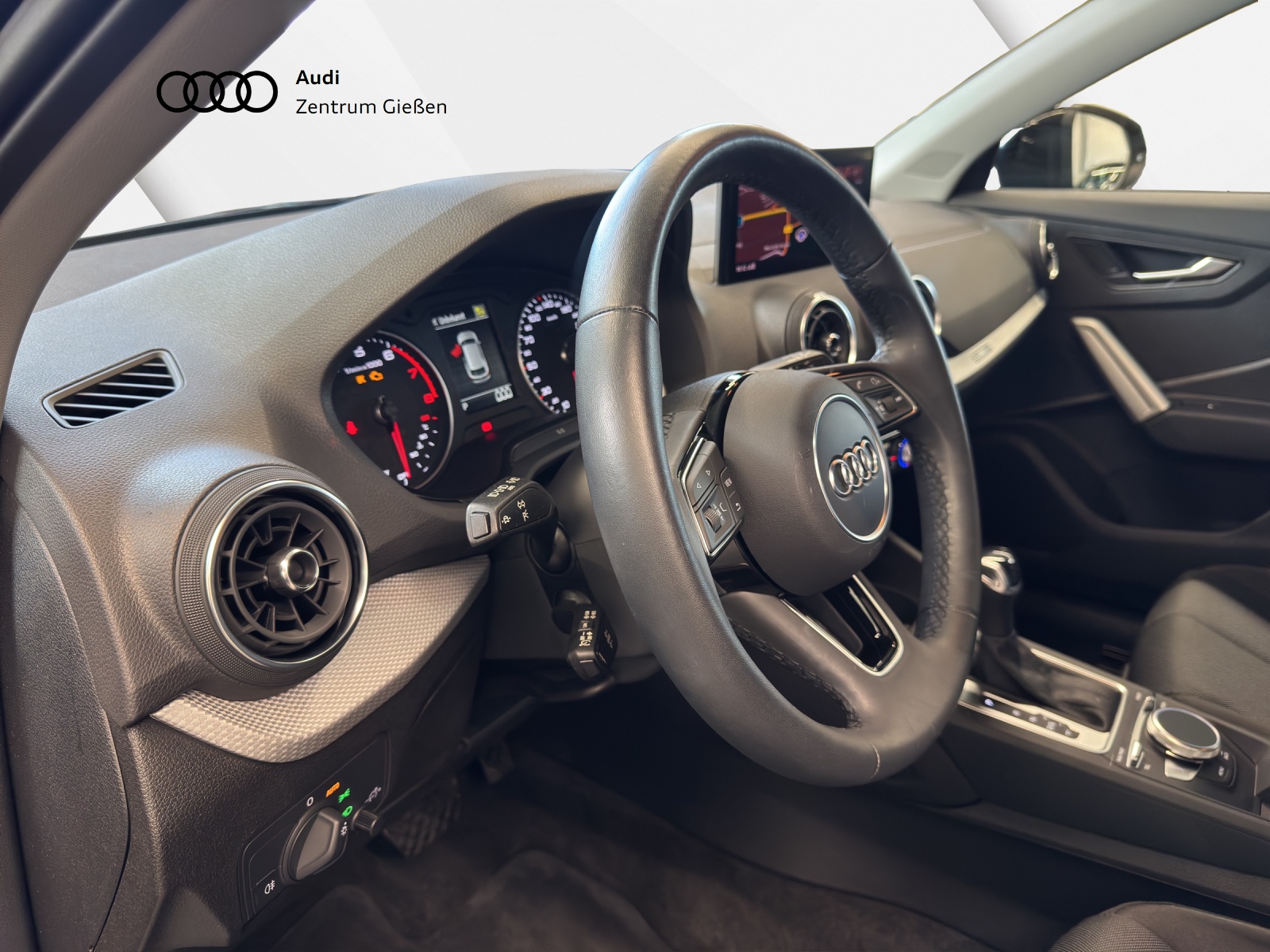 Q2 35 TFSI S-tronic advanced black LED Navi Assistenzpaket