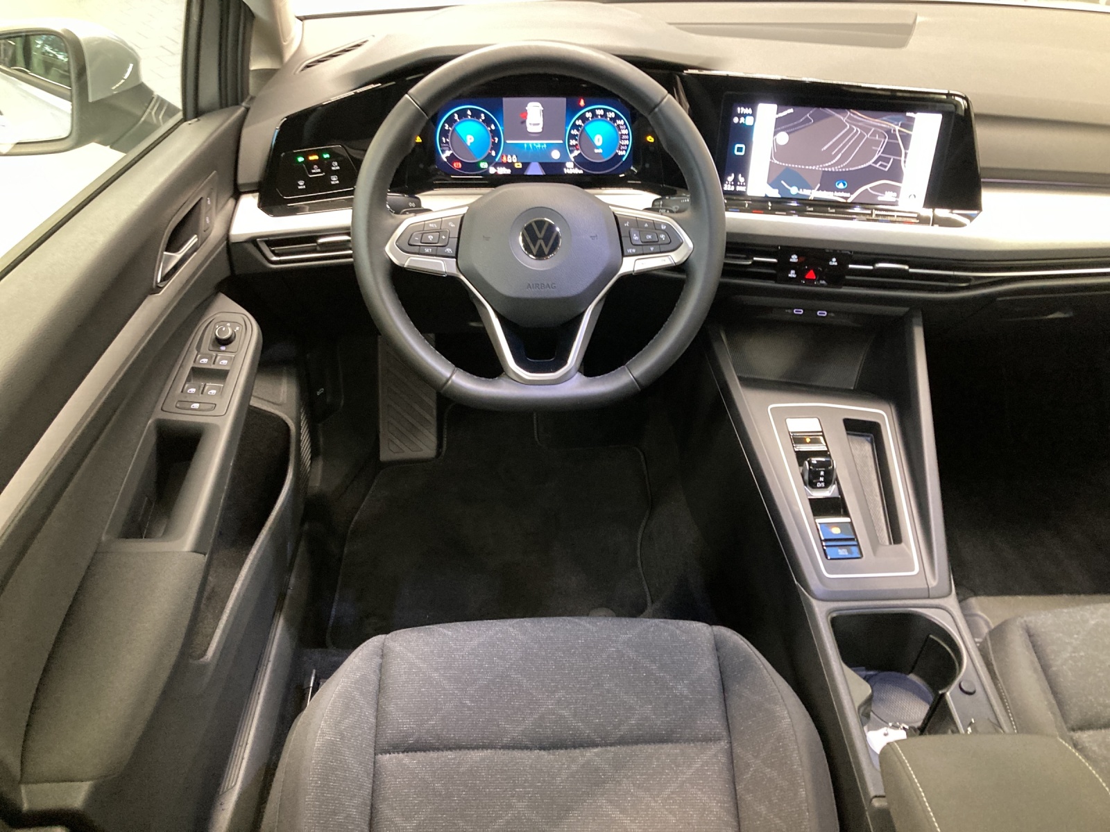 Golf 8 Variant eTSI DSG Life Navi TravelAssist