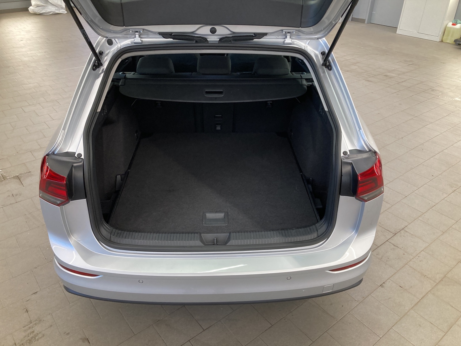 Golf 8 Variant eTSI DSG Life Navi TravelAssist