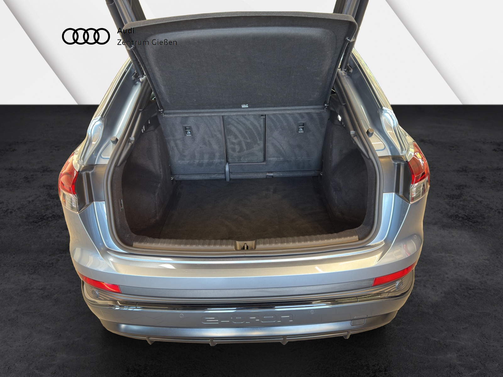 Q4 e-tron Sportback 50 quattro S line Black AHK MATRIX PANO Navi