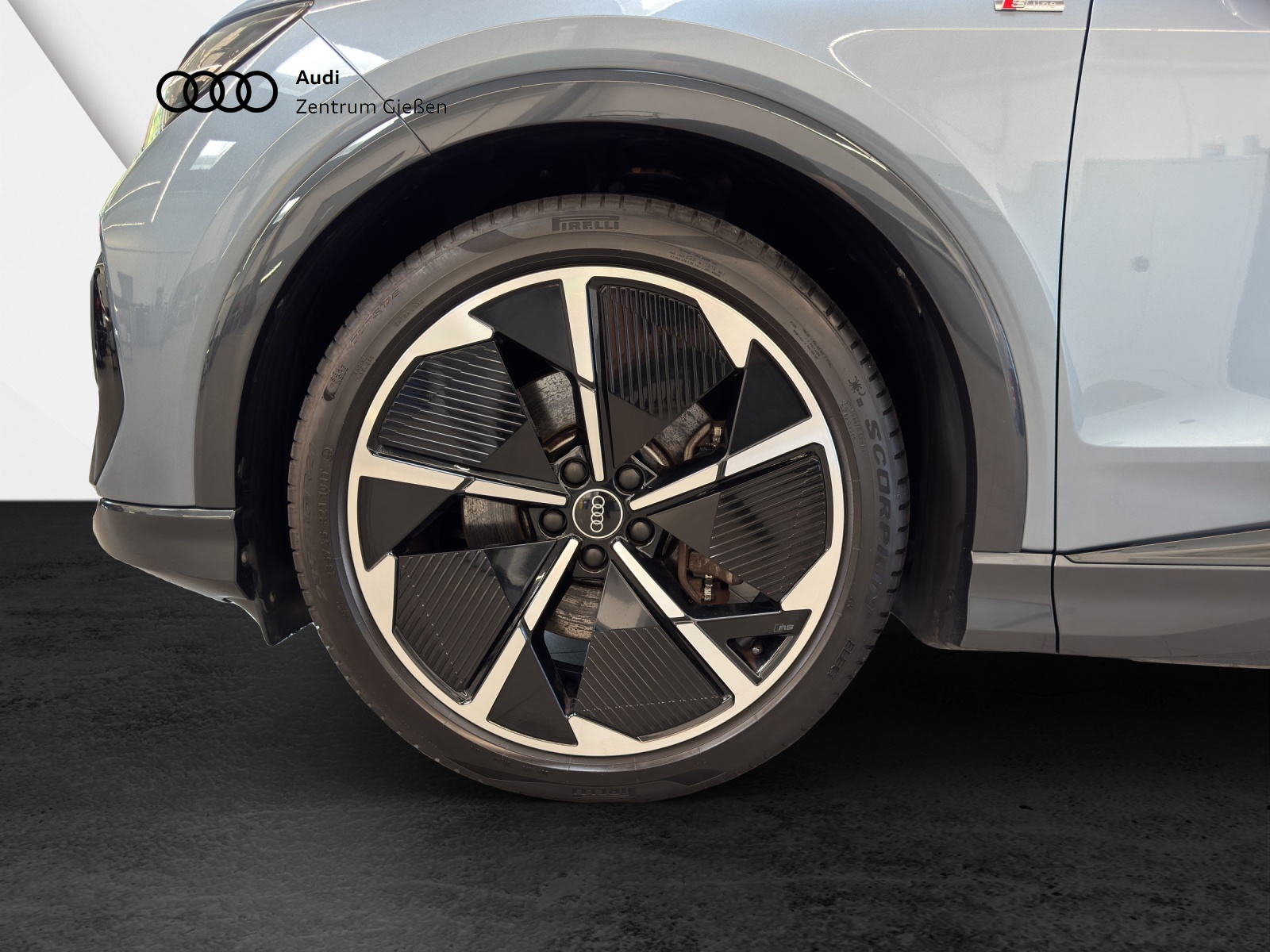 Q4 e-tron Sportback 50 quattro S line Black AHK MATRIX PANO Navi