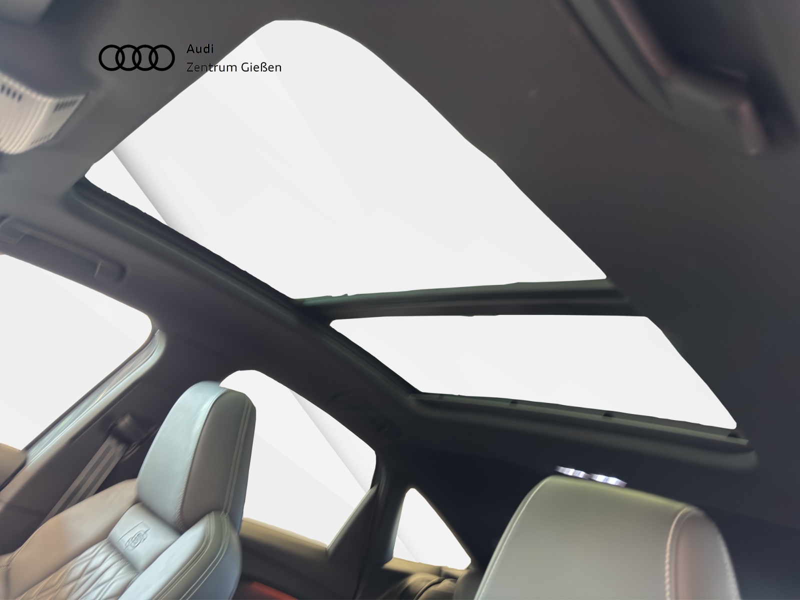 Q4 e-tron Sportback 50 quattro S line Black AHK MATRIX PANO Navi