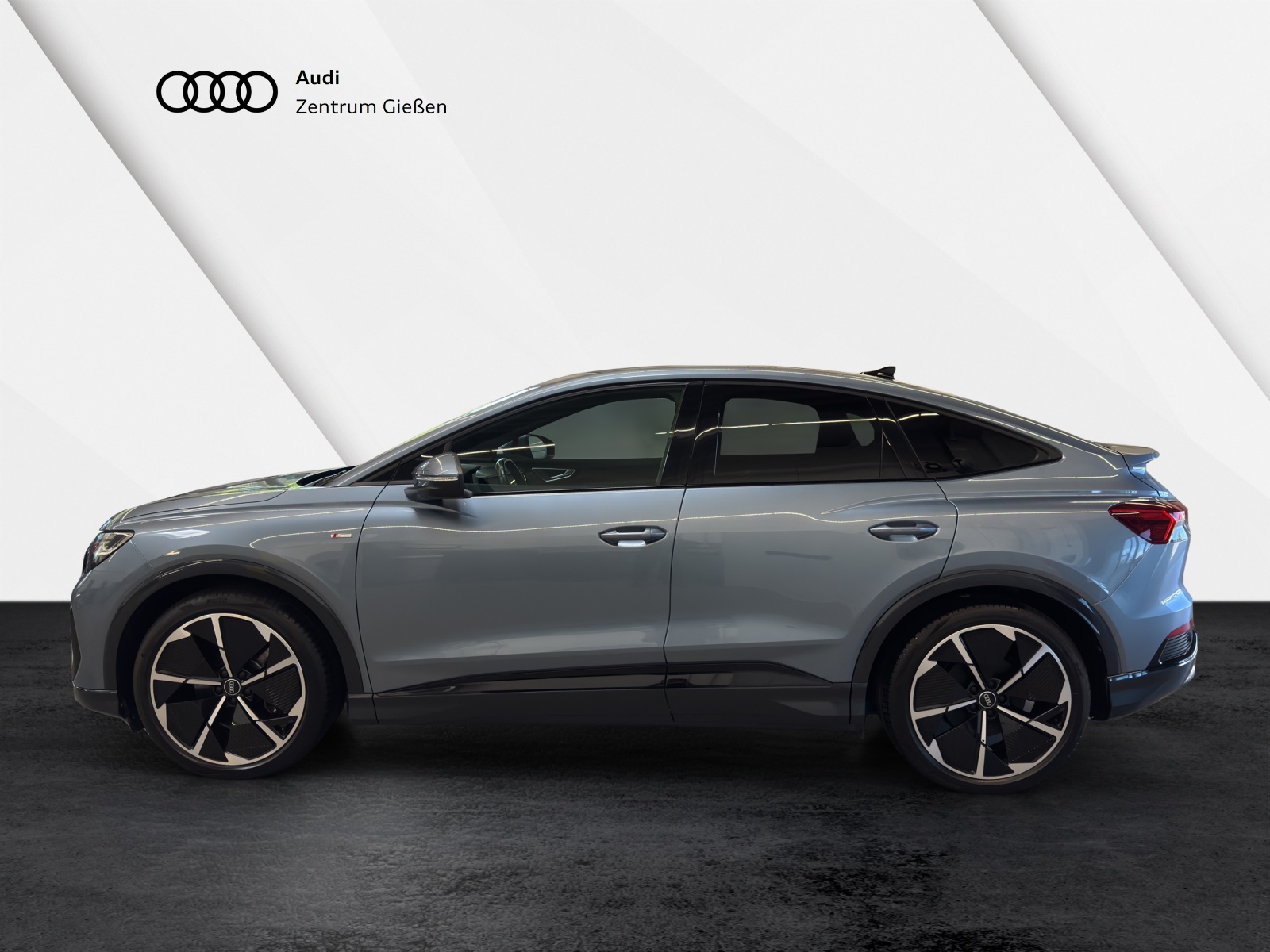 Q4 e-tron Sportback 50 quattro S line Black AHK MATRIX PANO Navi