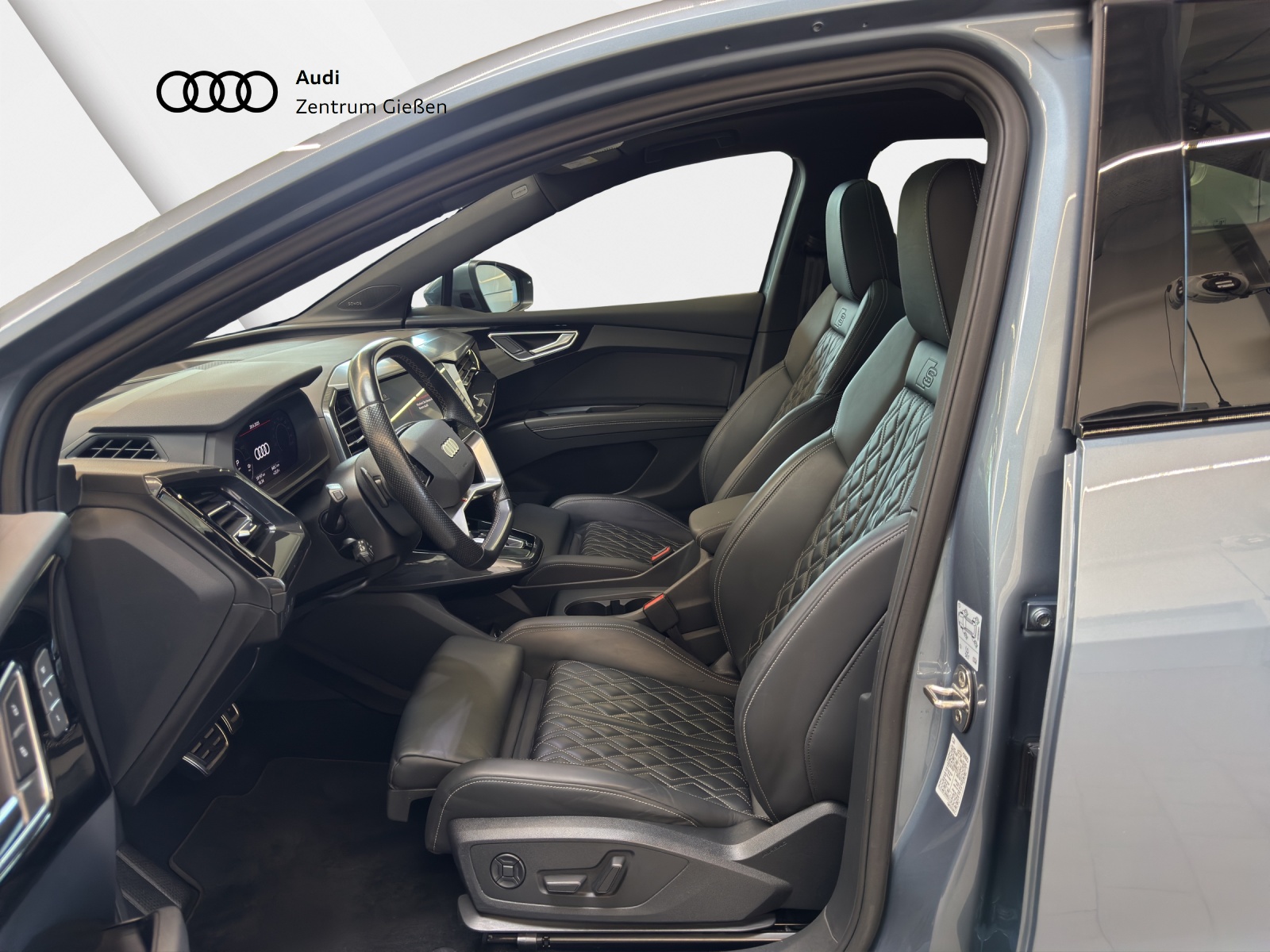 Q4 e-tron Sportback 50 quattro S line Black AHK MATRIX PANO Navi