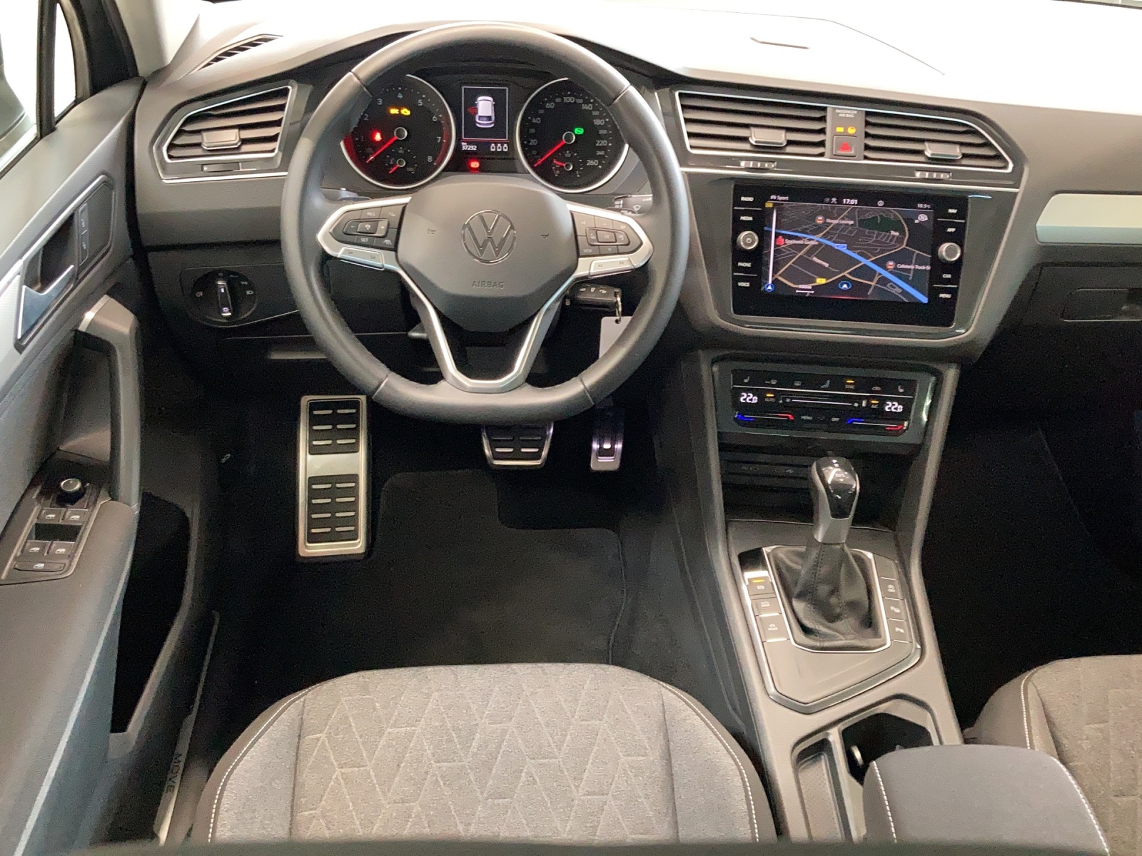 Tiguan 1.5 TSI DSG Move LED TravelAssist Navi Rückkamera