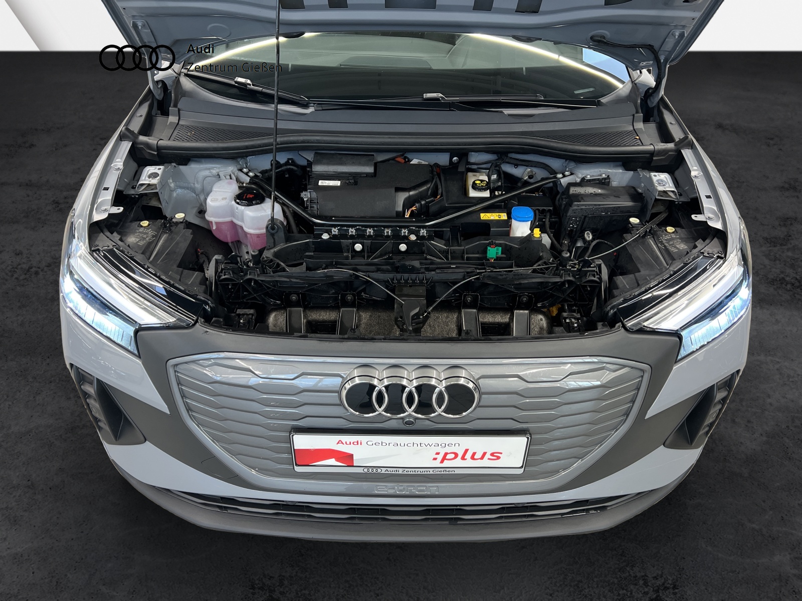 Q4 e-tron 40 e-tron basis Glanzpaket MMI Plus