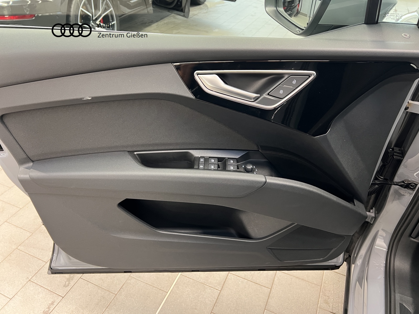 Q4 e-tron 40 e-tron basis Glanzpaket MMI Plus