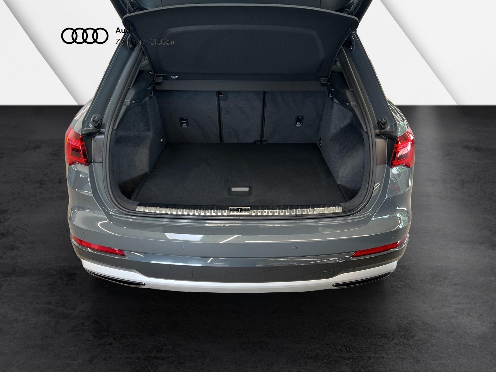 Q3 40 TFSI quattro advanced S line MATRIX PANO AHK Standheizung