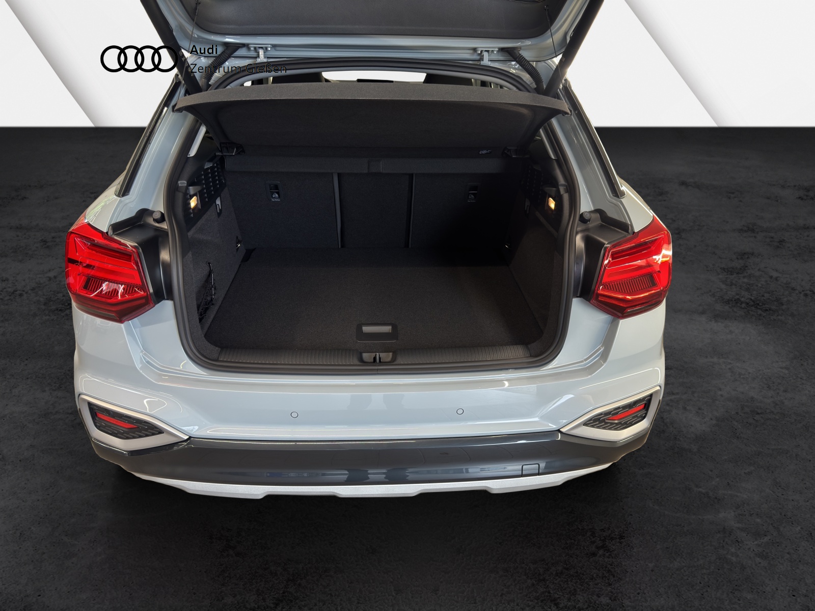 Q2 35 TFSI S tronic advanced MATRIX NAVI AHK