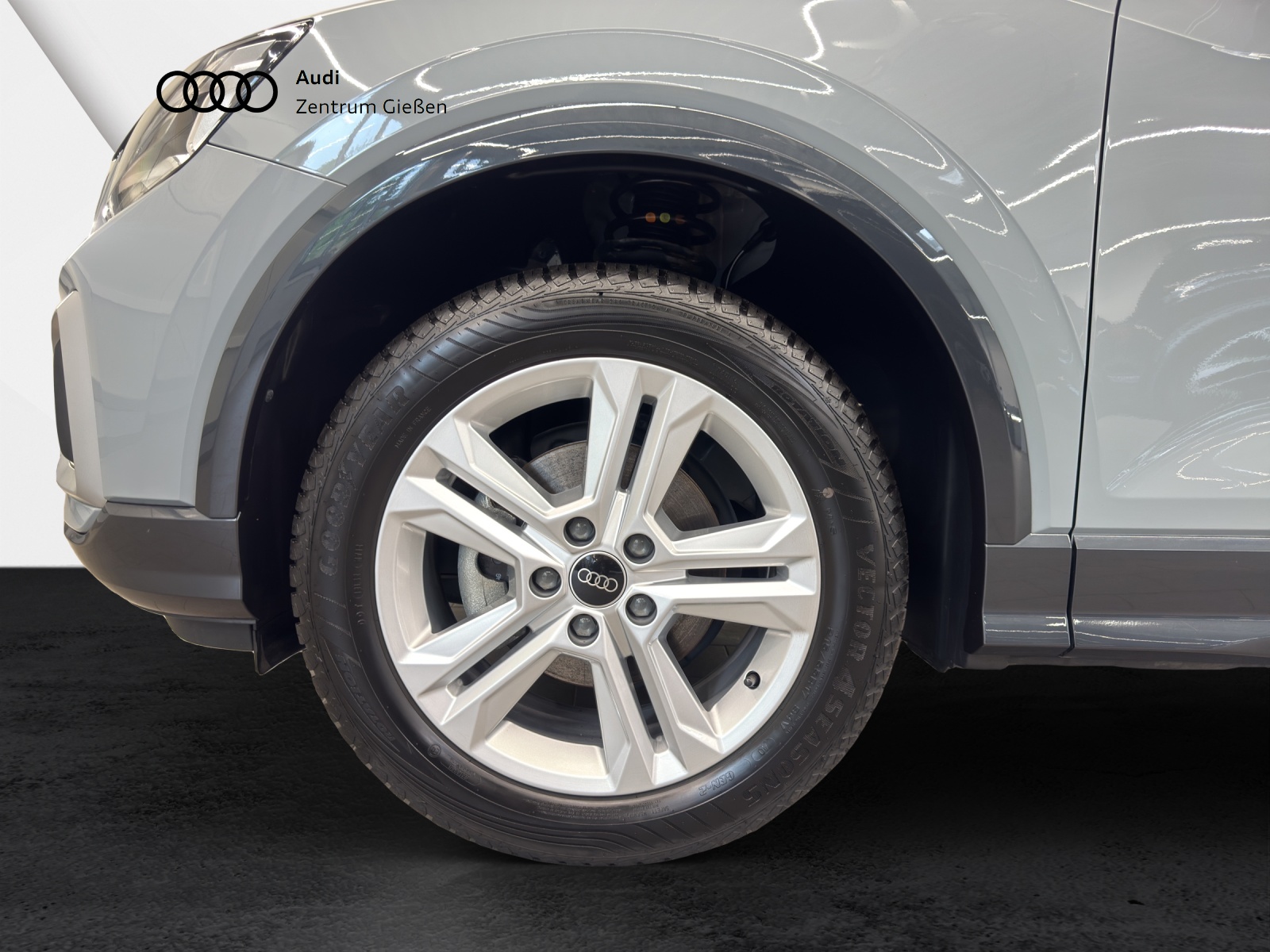 Q2 35 TFSI S tronic advanced MATRIX NAVI AHK