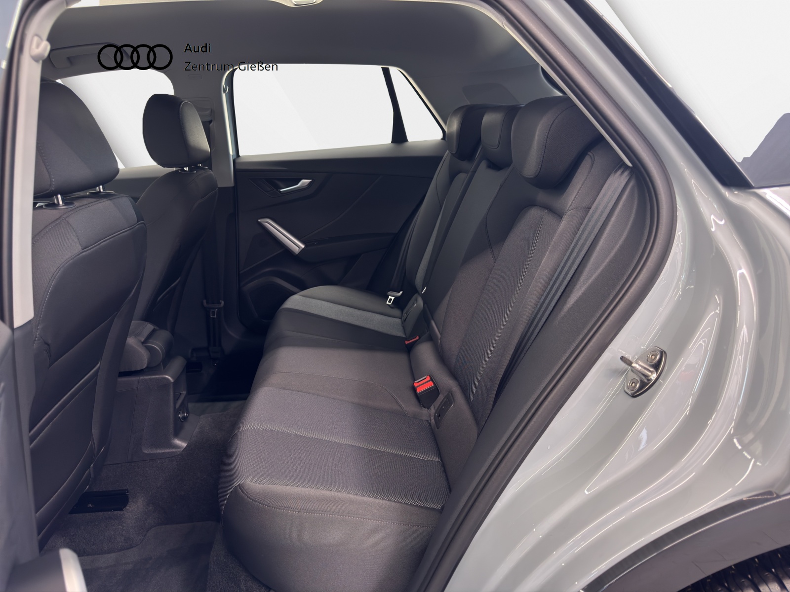 Q2 35 TFSI S tronic advanced MATRIX NAVI AHK