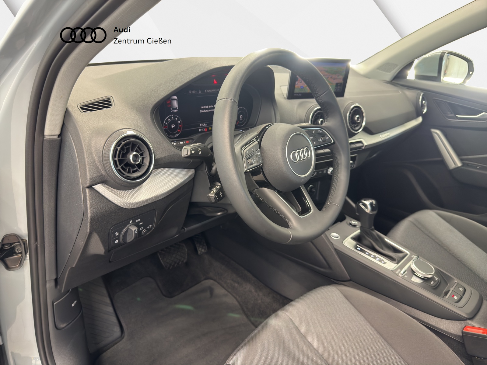 Q2 35 TFSI S tronic advanced MATRIX NAVI AHK